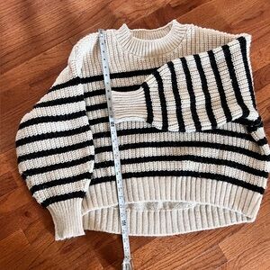 H&M Chunky B&W Striped Cropped Sweater